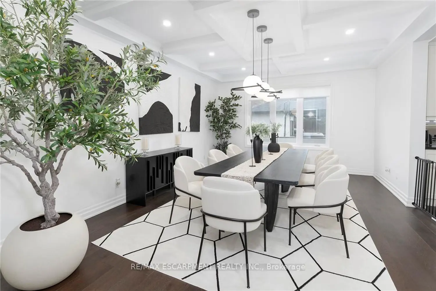 27 Elodia Court photo 4