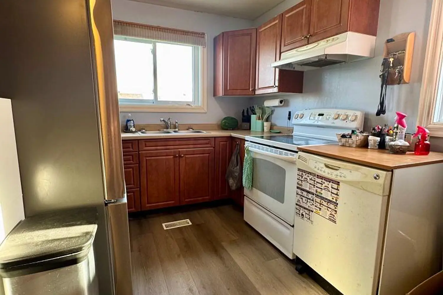 538 Martin Avenue photo 4