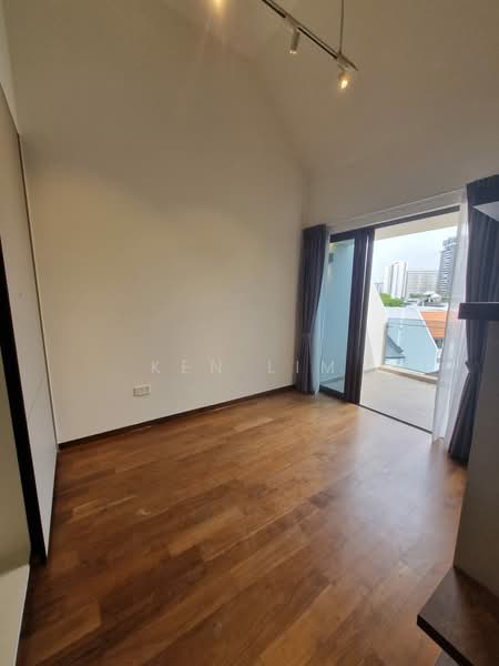 18 Holland Grove Road photo 5