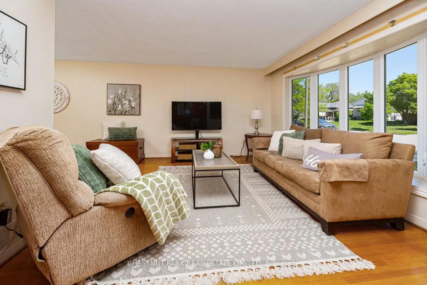 14 Vanderbrent Crescent photo 2