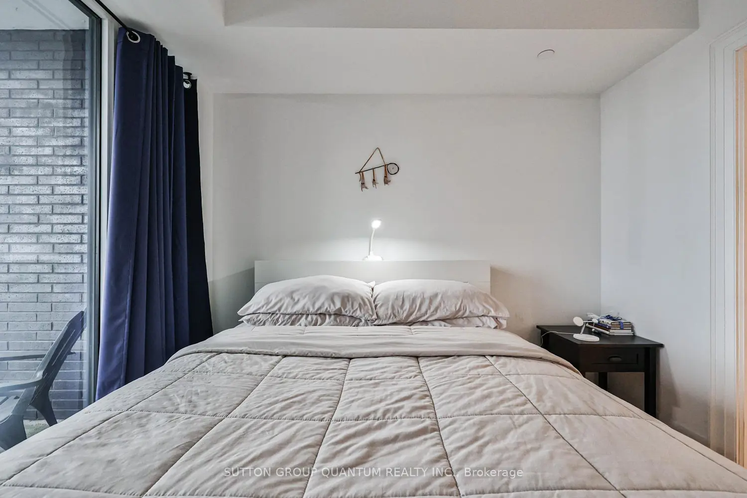 21 Park Street 1009 photo 2