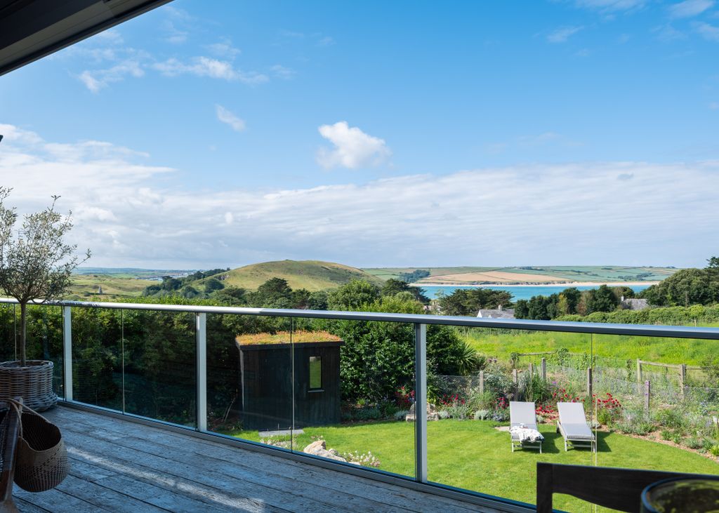 6 bed detached house for saleTrebetherick, Wadebridge PL27 photo 2
