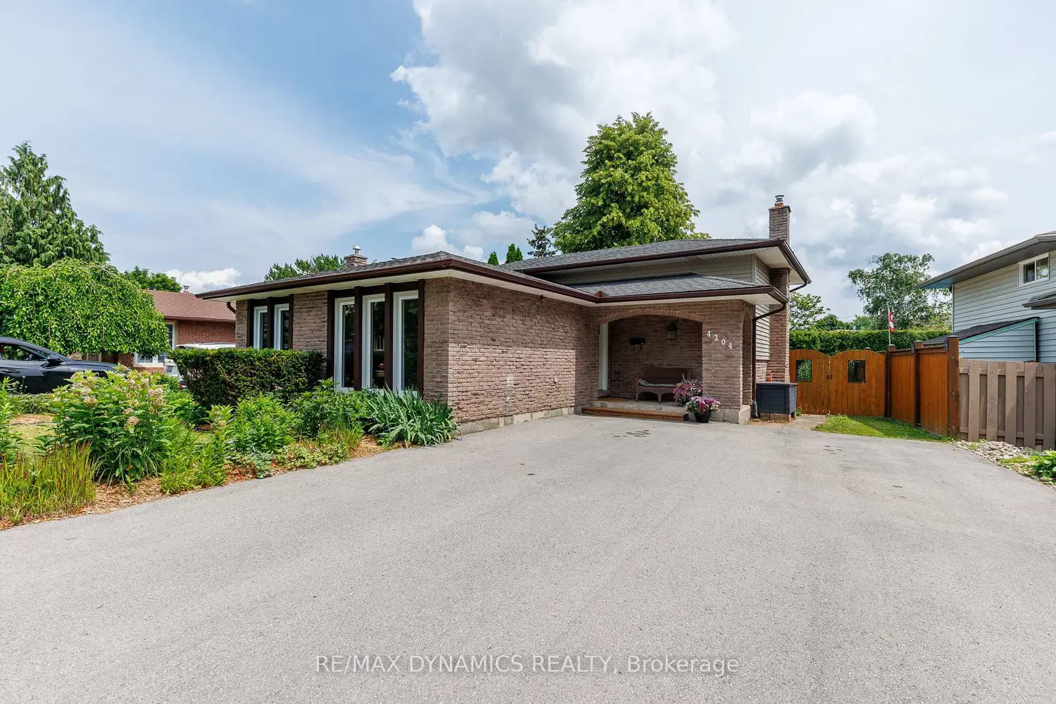 4204 Brookdale Drive photo 3