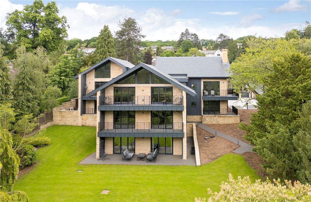 2 bed flat for saleApartment 1, Robin Hill, Clifford Road, Ilkley, West Yorkshire LS29