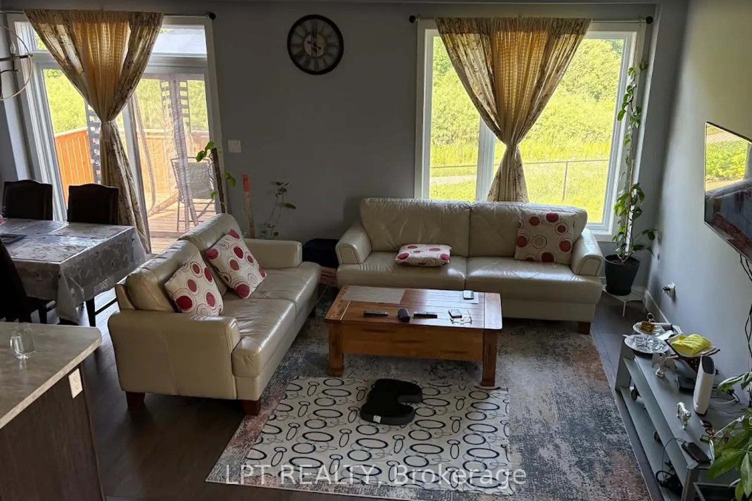760 Chelton Road photo 4