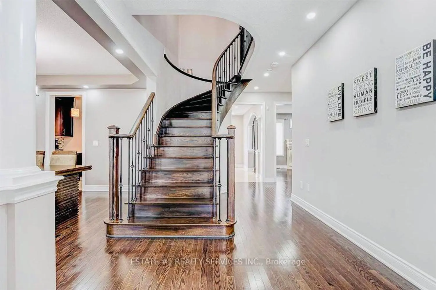 20 Maybeck Drive photo 2