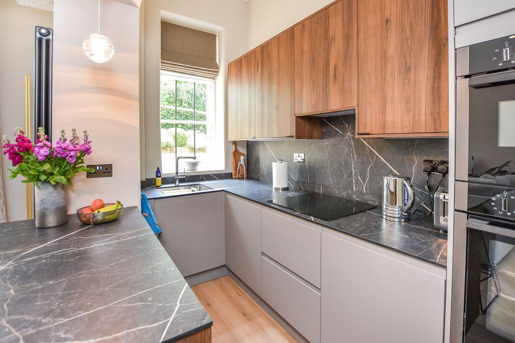 2 bed flat for saleClare Lodge, First Drift, Stamford PE9 photo 2