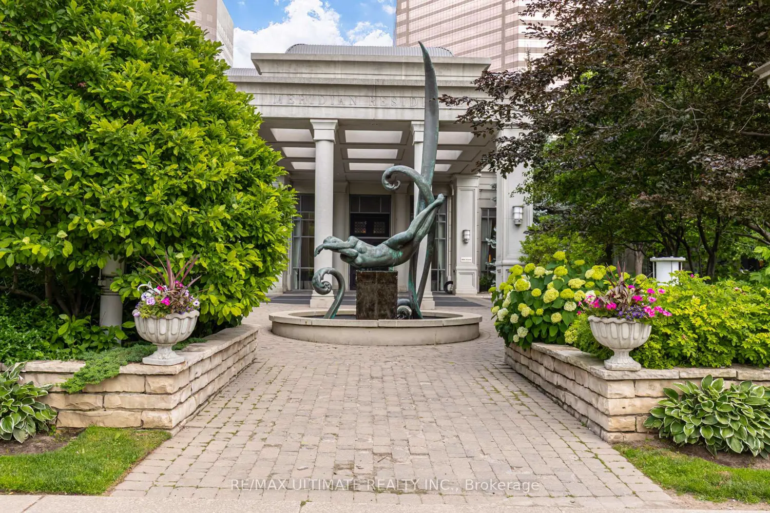 25 Greenview Avenue 319