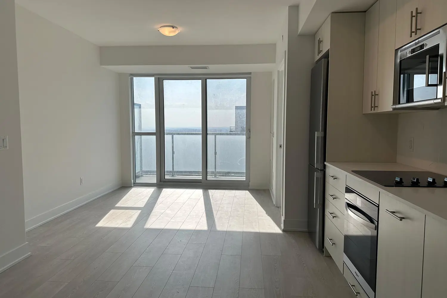 2545 Simcoe Street 2615 photo 3