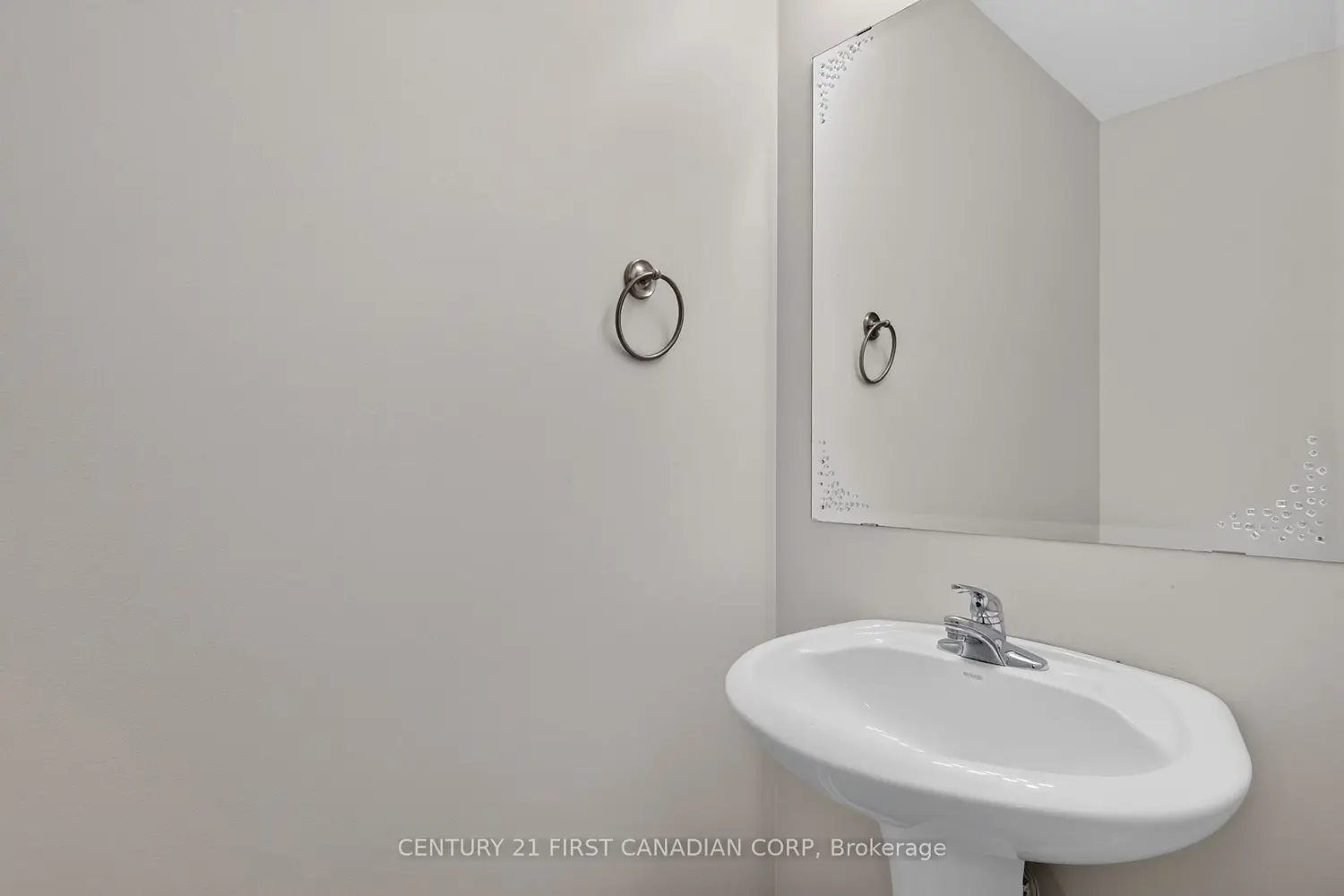 1059 Whetherfield Street 7 photo 4