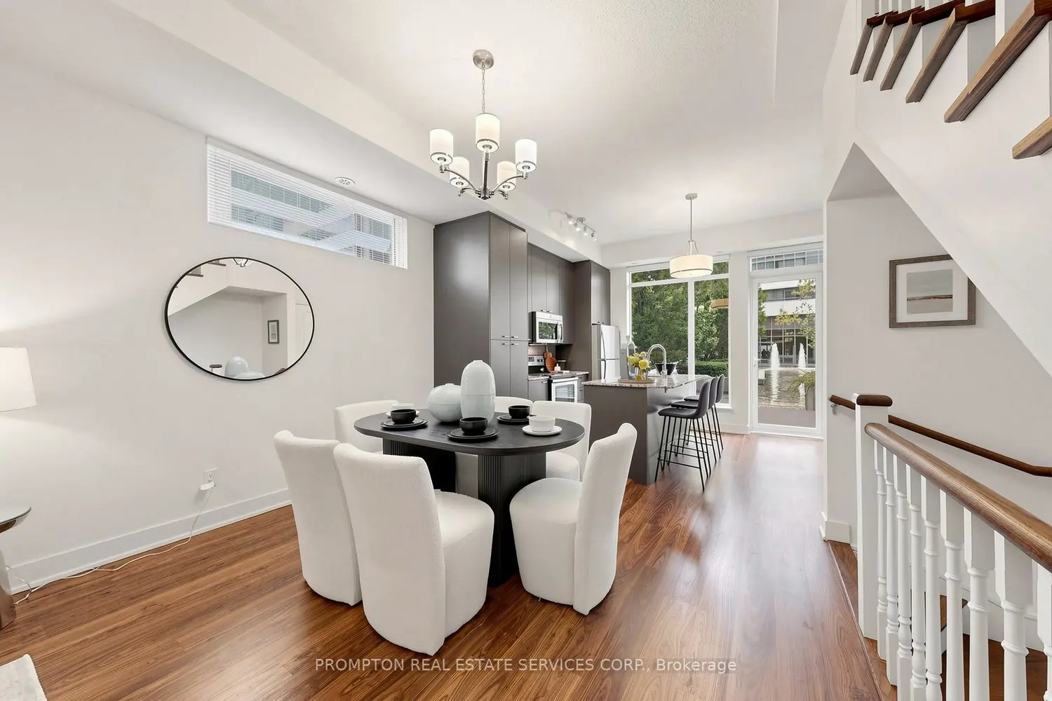 88 Sheppard Avenue Th17 photo 2