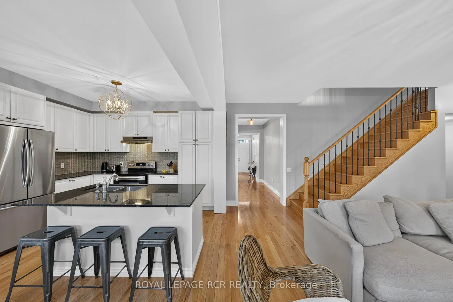 30 Augustine Avenue photo 5