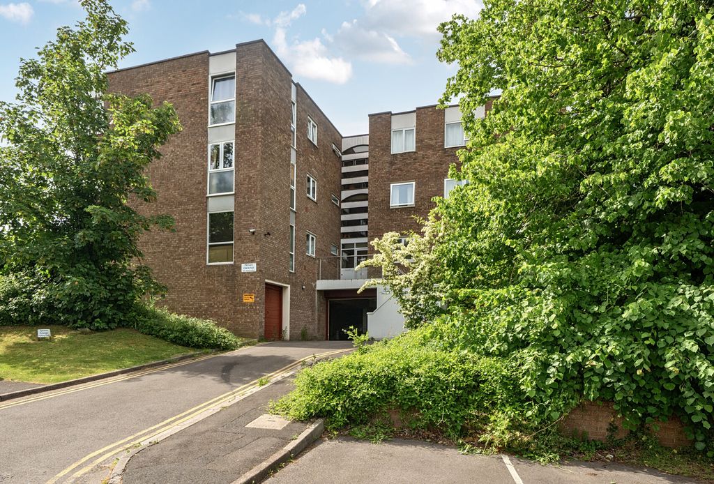 3 bed flat for saleIson Hill Road, Bristol, Somerset BS10
