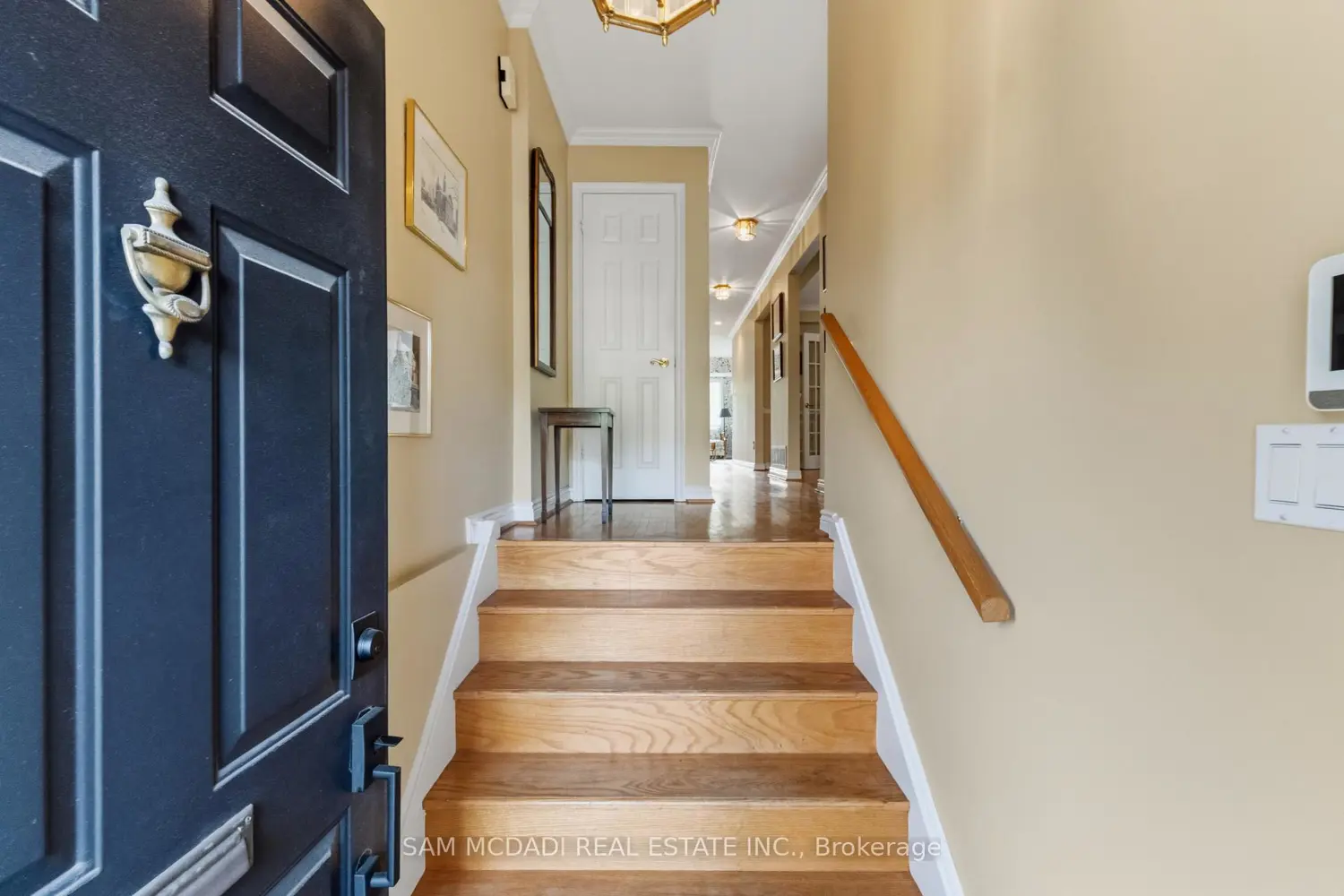 690 Oriole Parkway