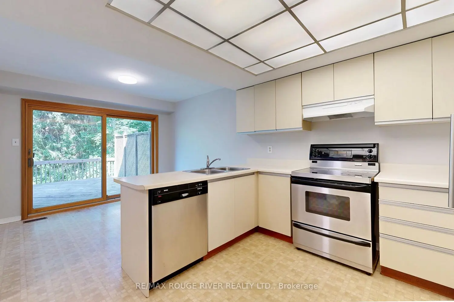 158 Centennial Road photo 5