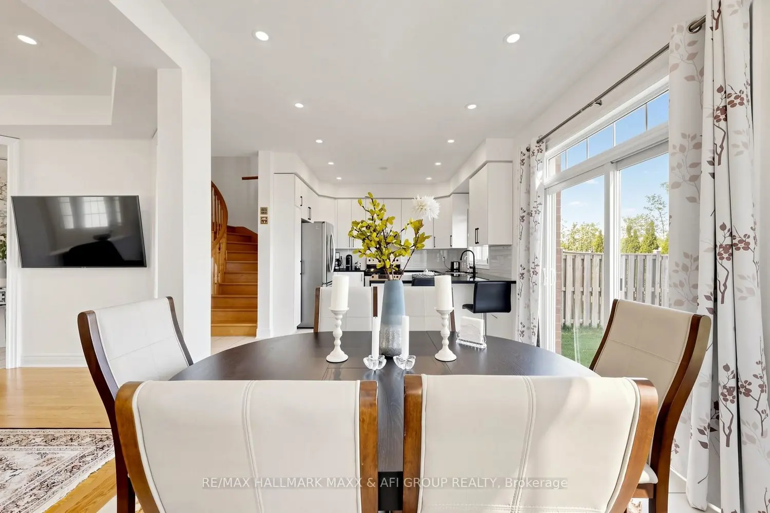 1 Vandervoort Drive photo 3