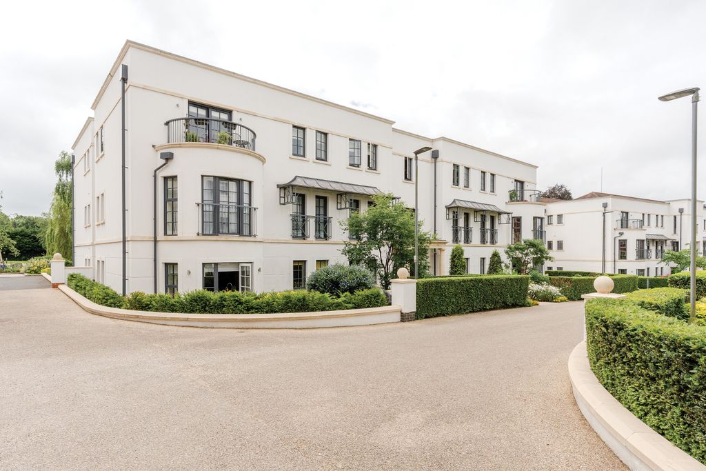 2 bed flat for saleLyons Mews, 22 Redwood Drive, Bristol BS8