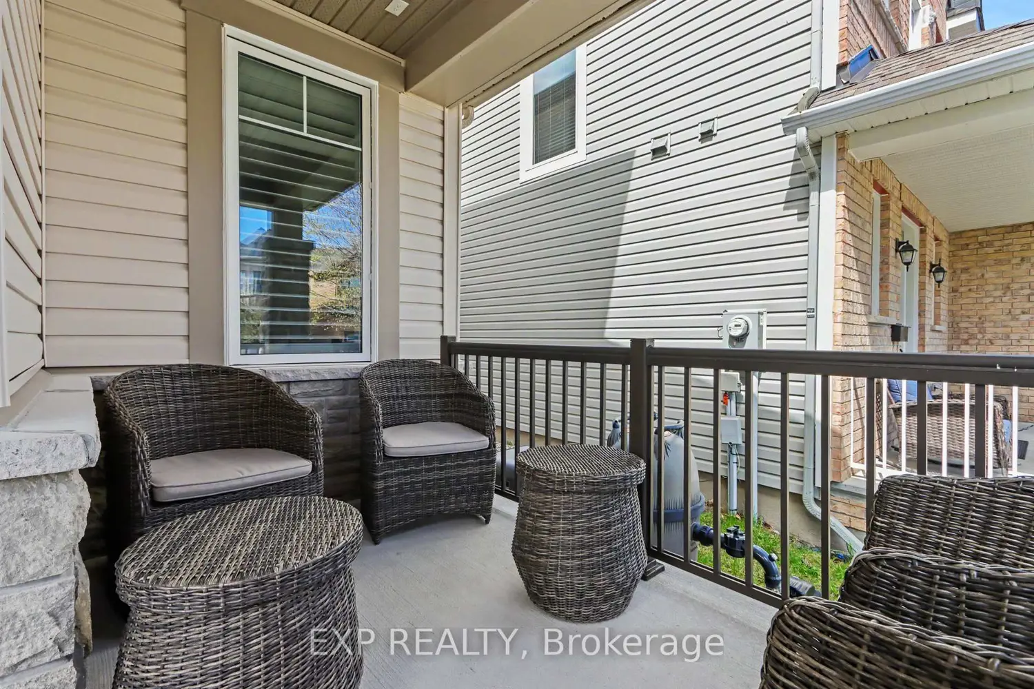 73 Bristling Crescent photo 2