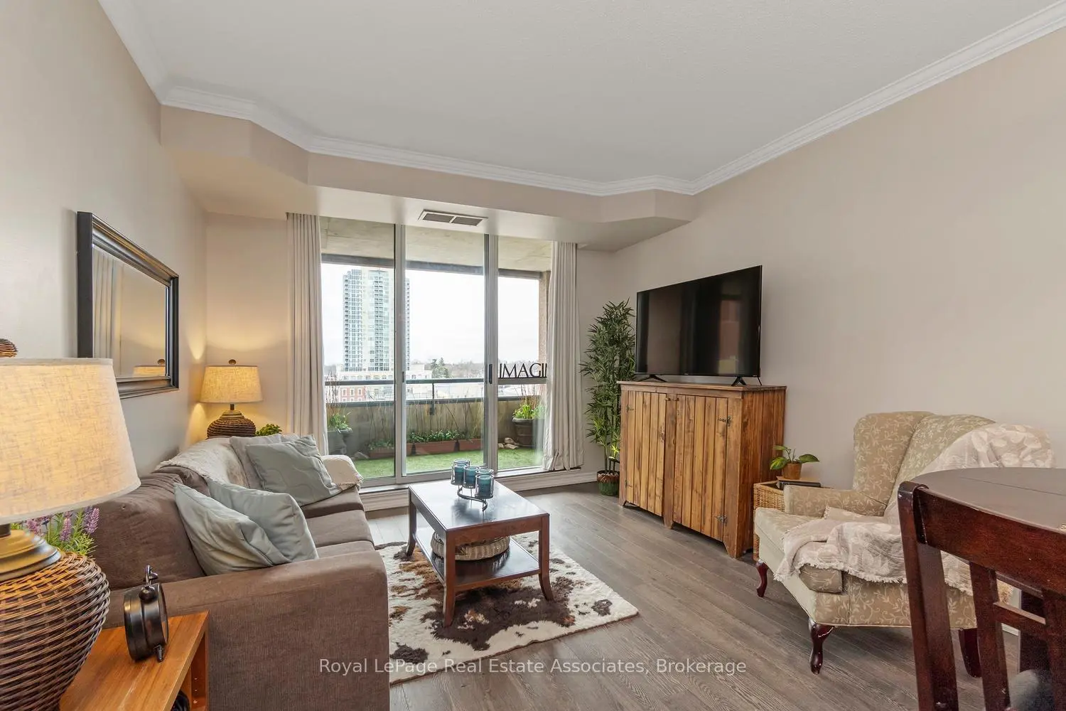 1 Belvedere Court 503 photo 5