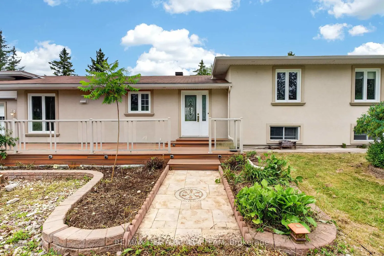 1821 Ch Bercier Road photo 5