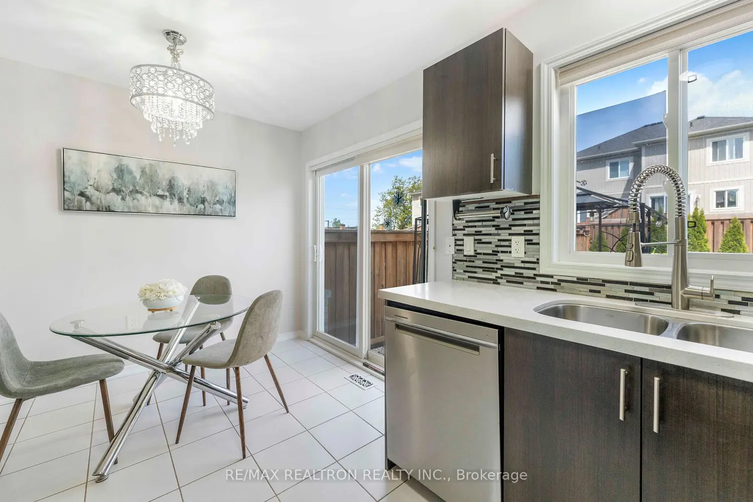 25 Robinson Street photo 3