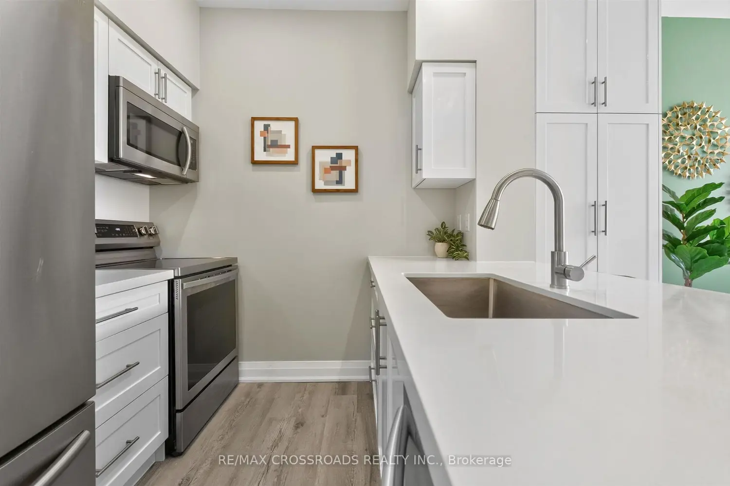 650 Lawrence Avenue 183 photo 5