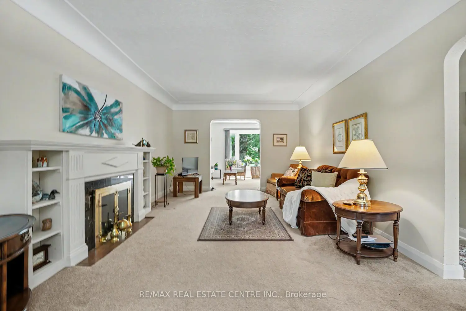 2068 Wellington Avenue photo 3