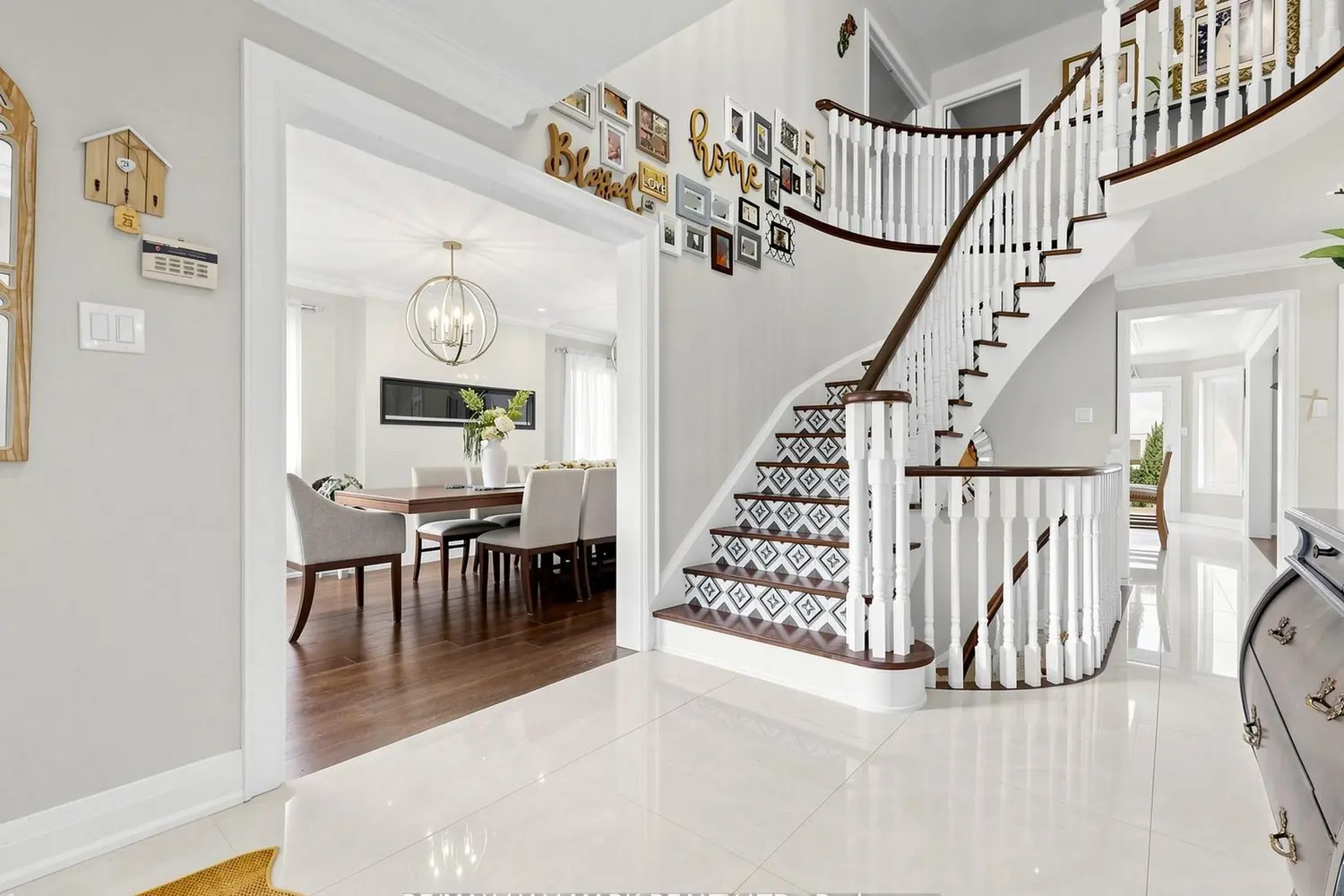 98 Arrowhead Drive photo 2