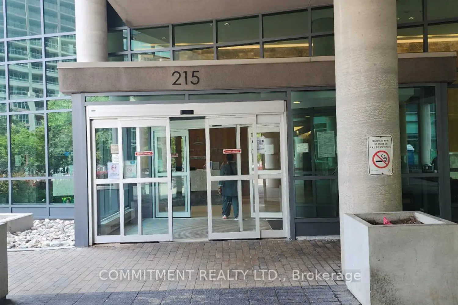 215 Fort York Boulevard 215