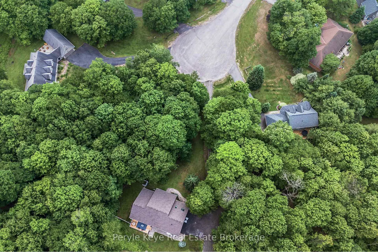 125 Clarke Crescent photo 4