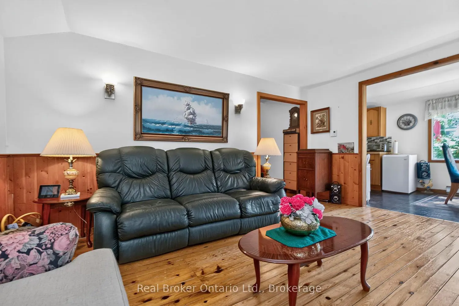 81 Andrew Drive photo 5