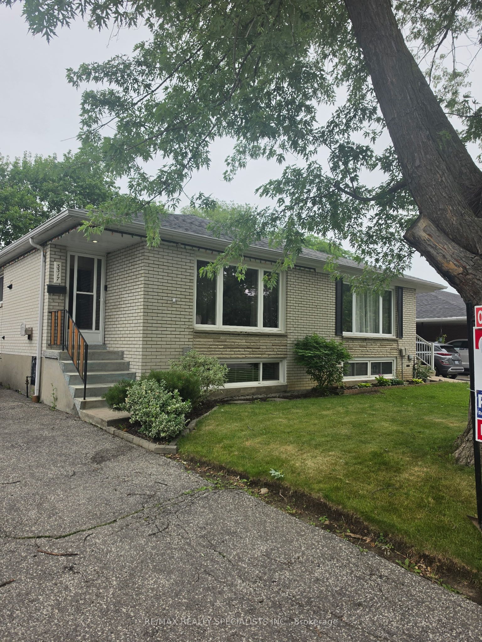3317 Ivernia Road, Mississauga, ON, L4Y 3E9