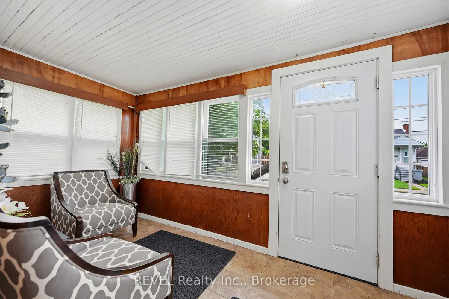 5227 Kitchener Street photo 2