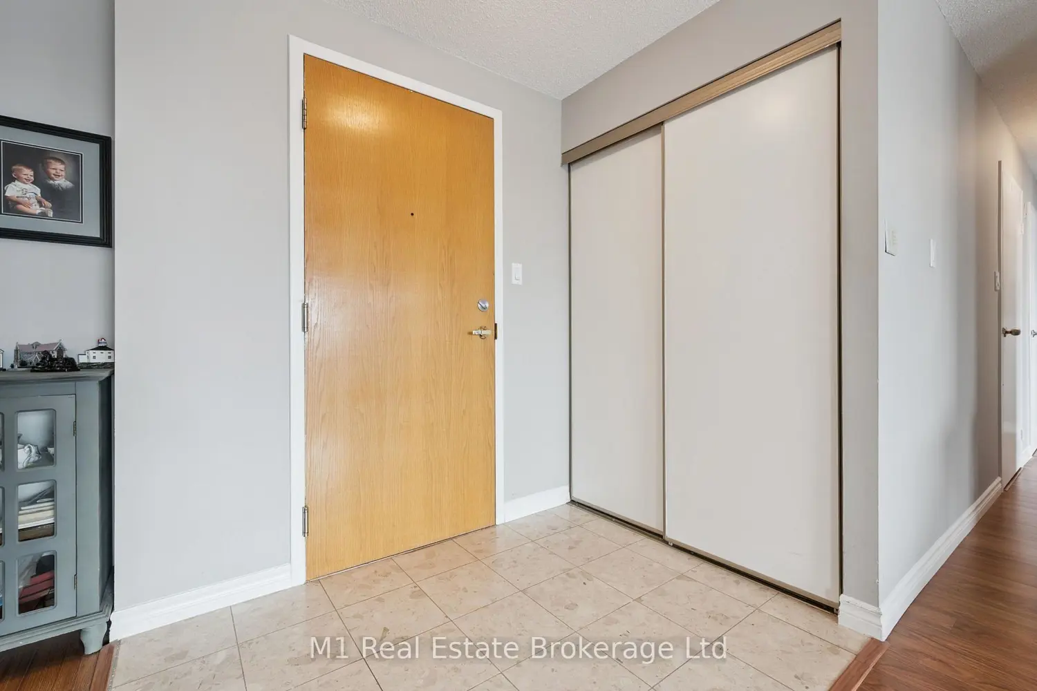 55 Blue Springs Drive Ph2 photo 3