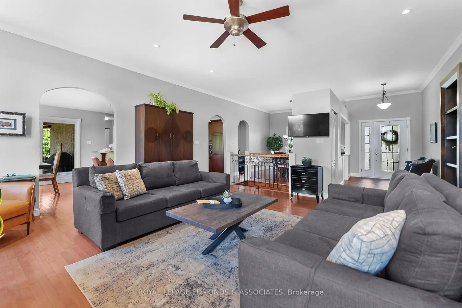 162 Pleasant View Drive photo 3