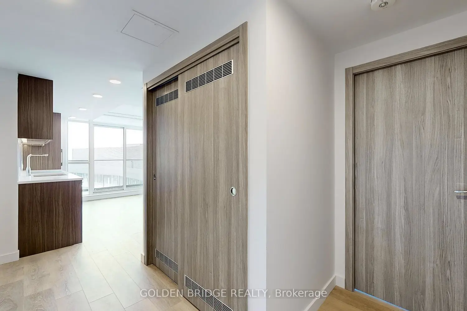 38 Widmer Street 4611 photo 5
