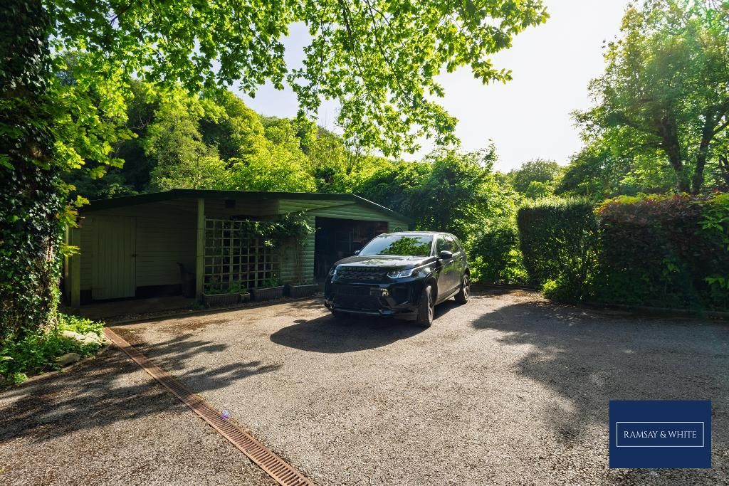 4 bed detached house for saleTramroadside, Edwardsville, Treharris CF46 photo 5