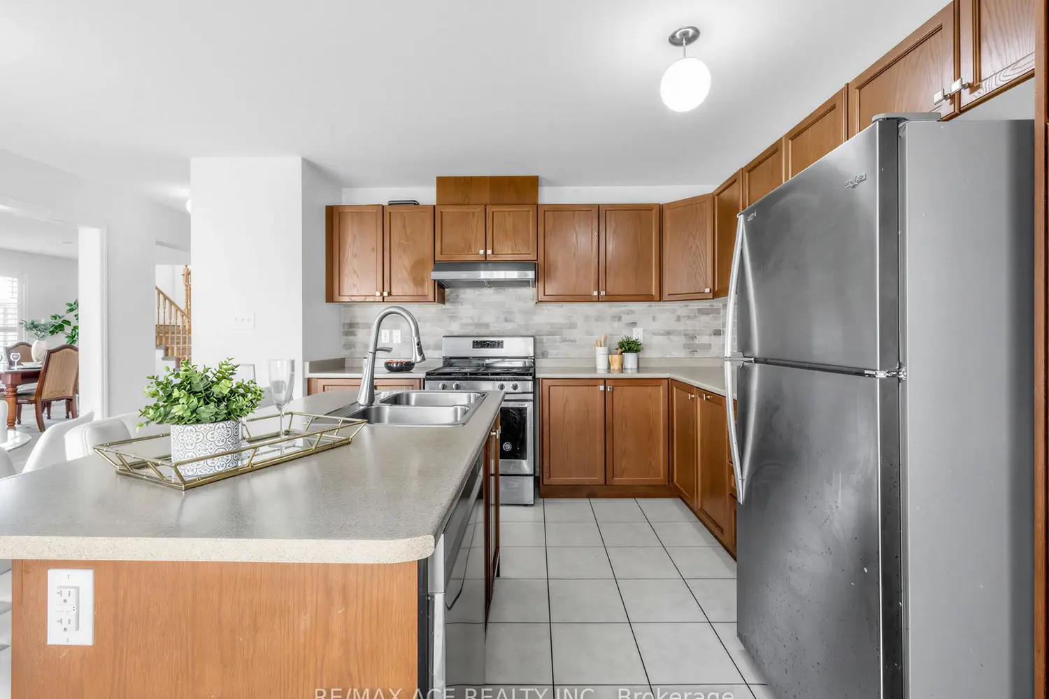 35 Turnerbury Avenue photo 5