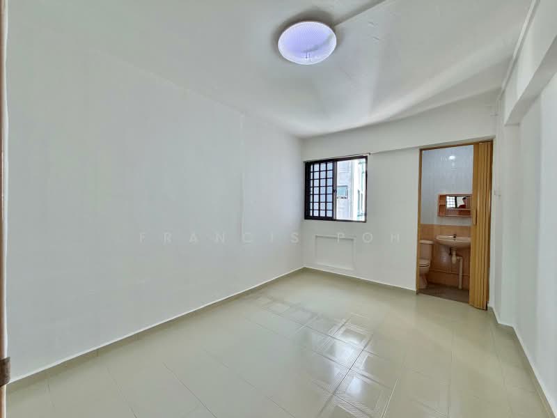 241 Serangoon Avenue 3 photo 5