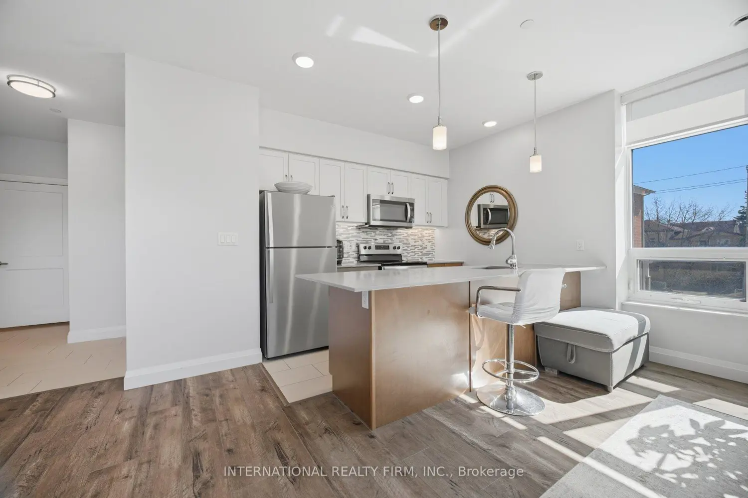 399 Queen Street 211 photo 4