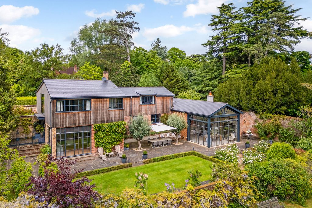 5 bed detached house for saleFurze Platt Road, Maidenhead SL6