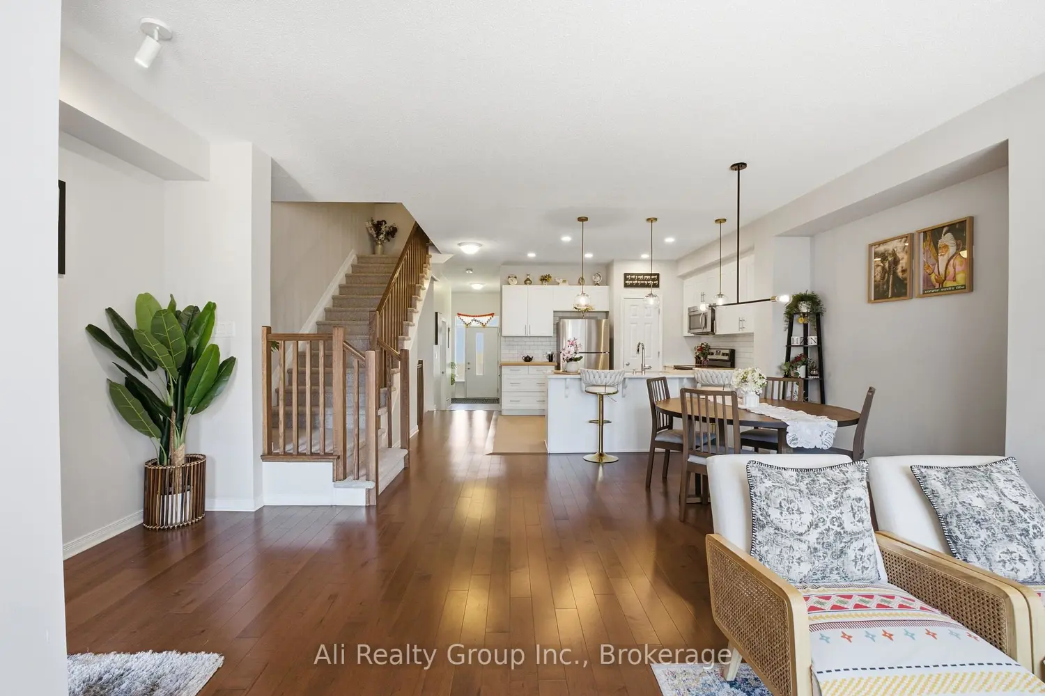 330 Nonius Street photo 4