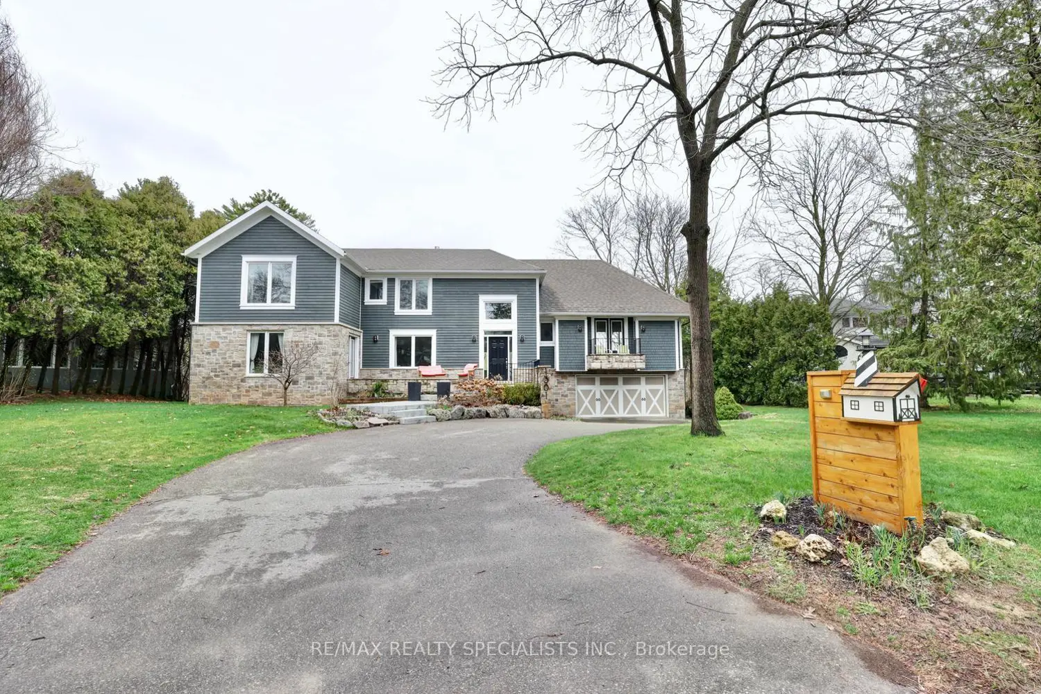 1301 Gatehouse Drive photo 3