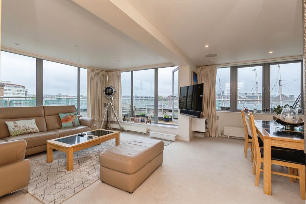 3 bed flat for saleLime Kiln Road, Bristol BS8 photo 2