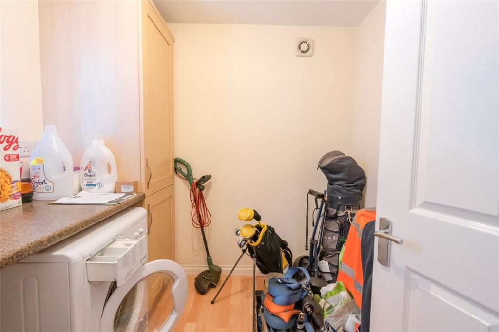 2 bed flat for saleDanes Close, Grimsby DN32 photo 3