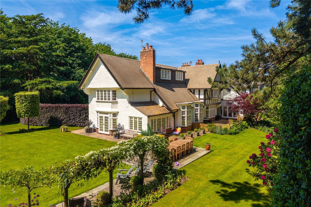 9 bed detached house for saleMacclesfield Road, Prestbury, Cheshire SK10 photo 4