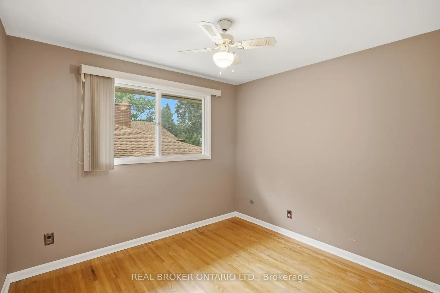 23 Kings Grant Road photo 5