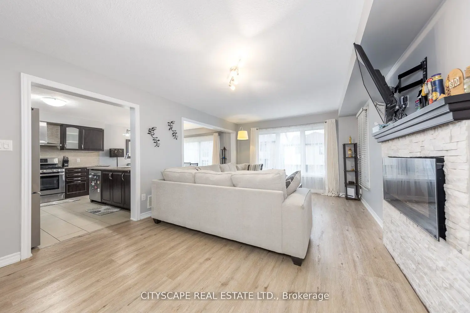 121 Crafter Crescent photo 3
