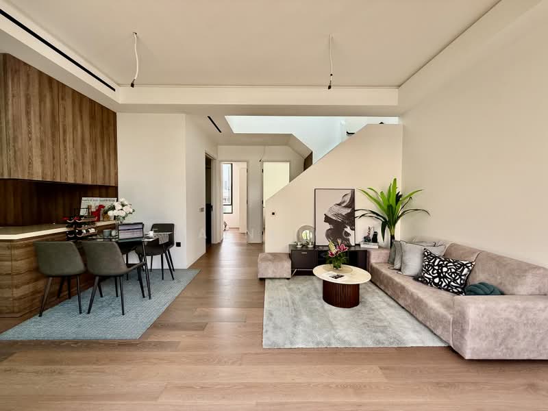 10 Evelyn Road photo 2