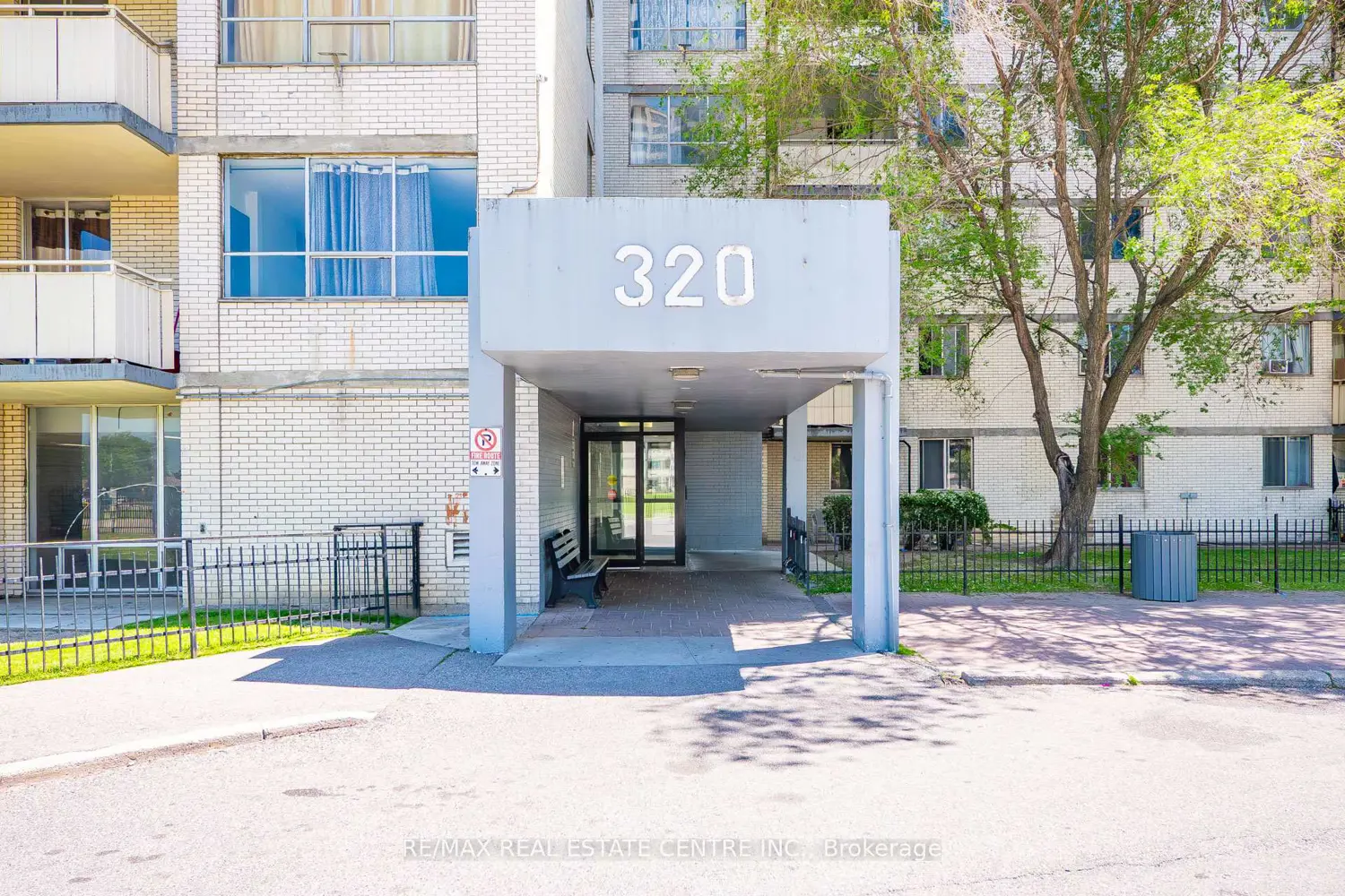 320 Dixon Road 1708 photo 4